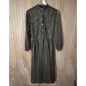 It's a Lehigh Black and Gold Vintage Women's M Short Waist Dress Band Collar